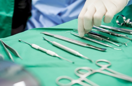 철저한 멸균 소독 시스템으로 감염을 99.9% 예방합니다.